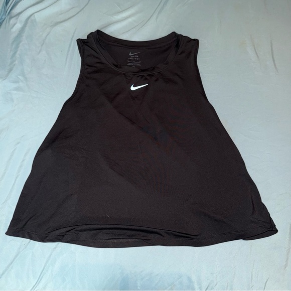 Nike Drifit Black Cropped Muscle Tee Relaxed Fit - Picture 1 of 5